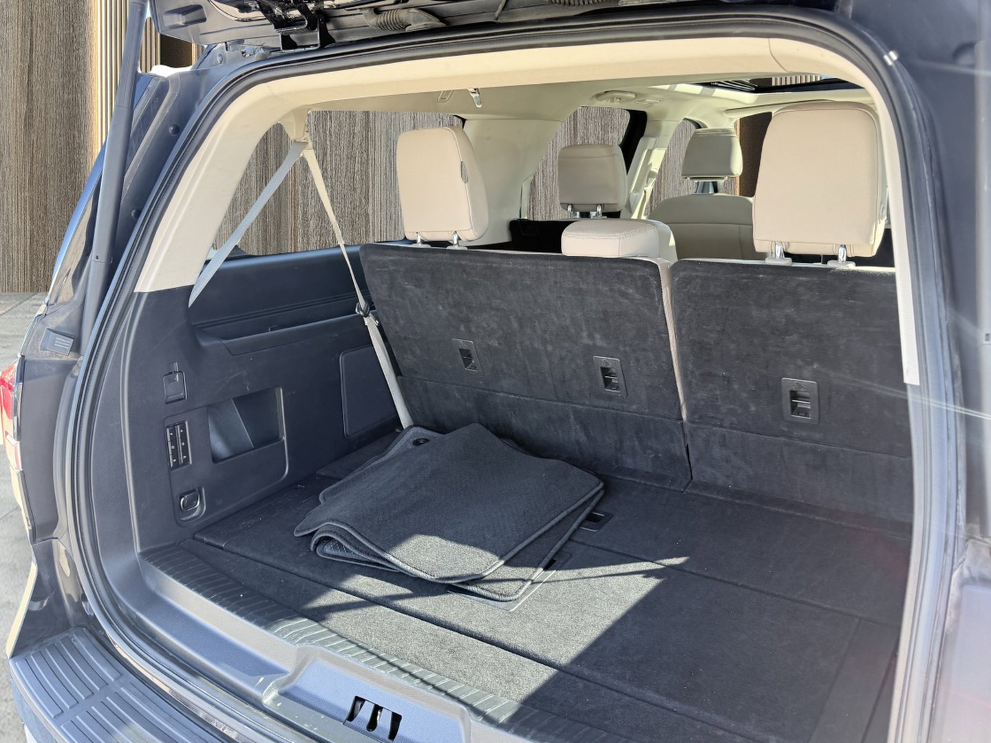 Used 2024 Ford Expedition Max Limited image 15