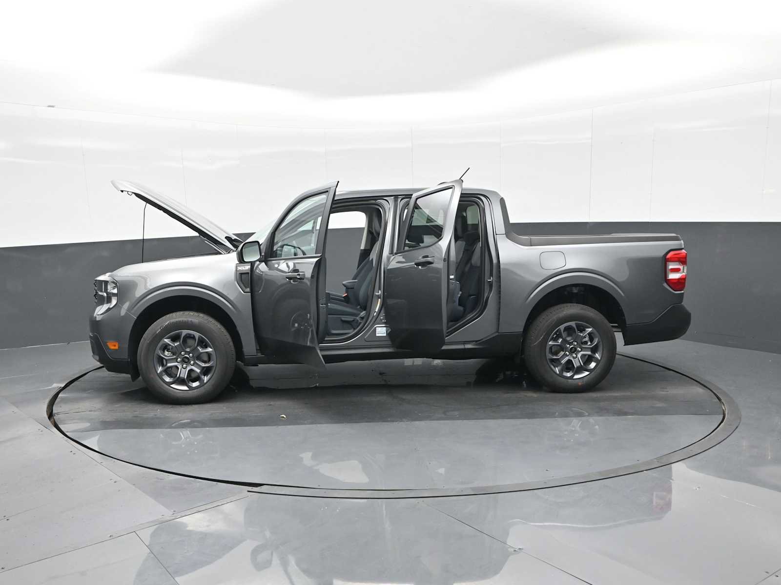 New 2025 Ford Maverick XLT image 29