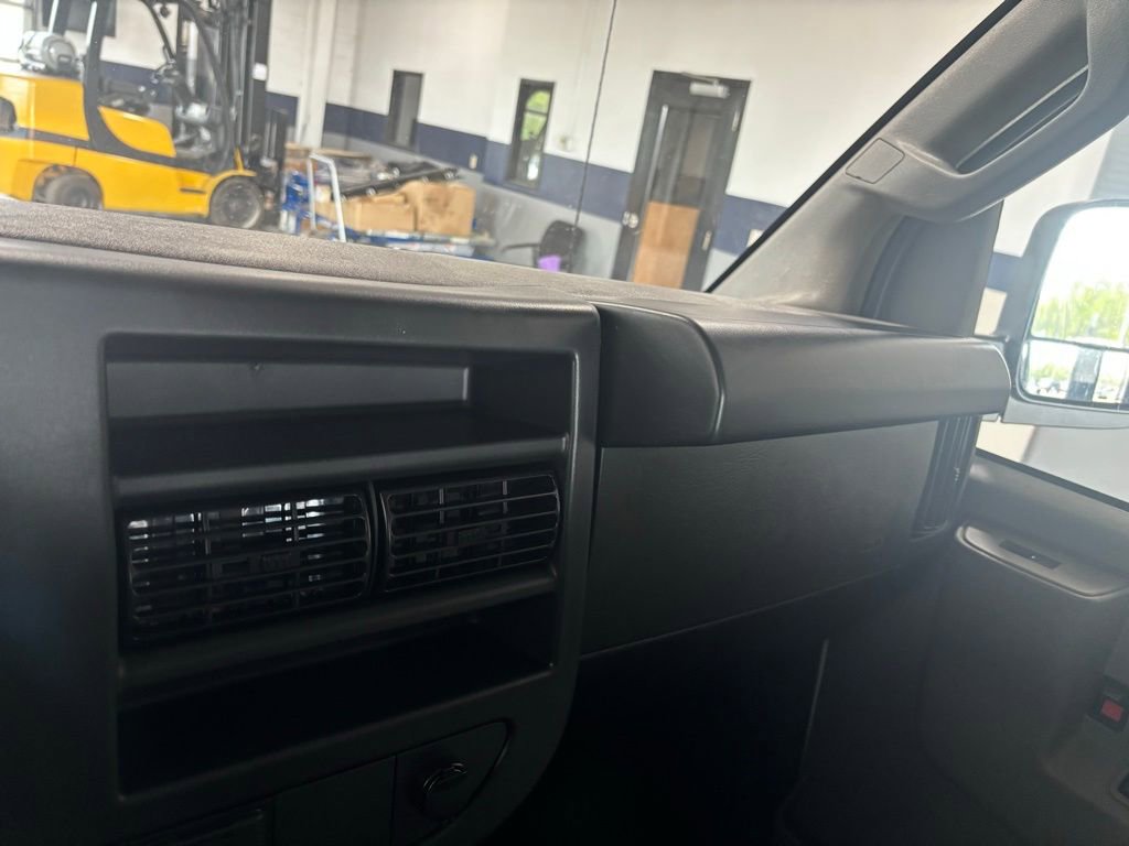 New 2025 Chevrolet Express 2500 Work Van w/ Driver Convenience Package image 35