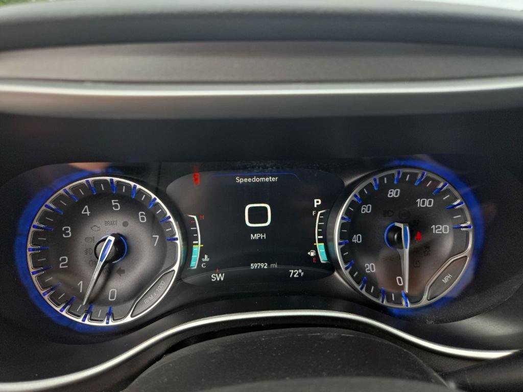 Used 2024 Chrysler Pacifica Touring-L FWD image 21