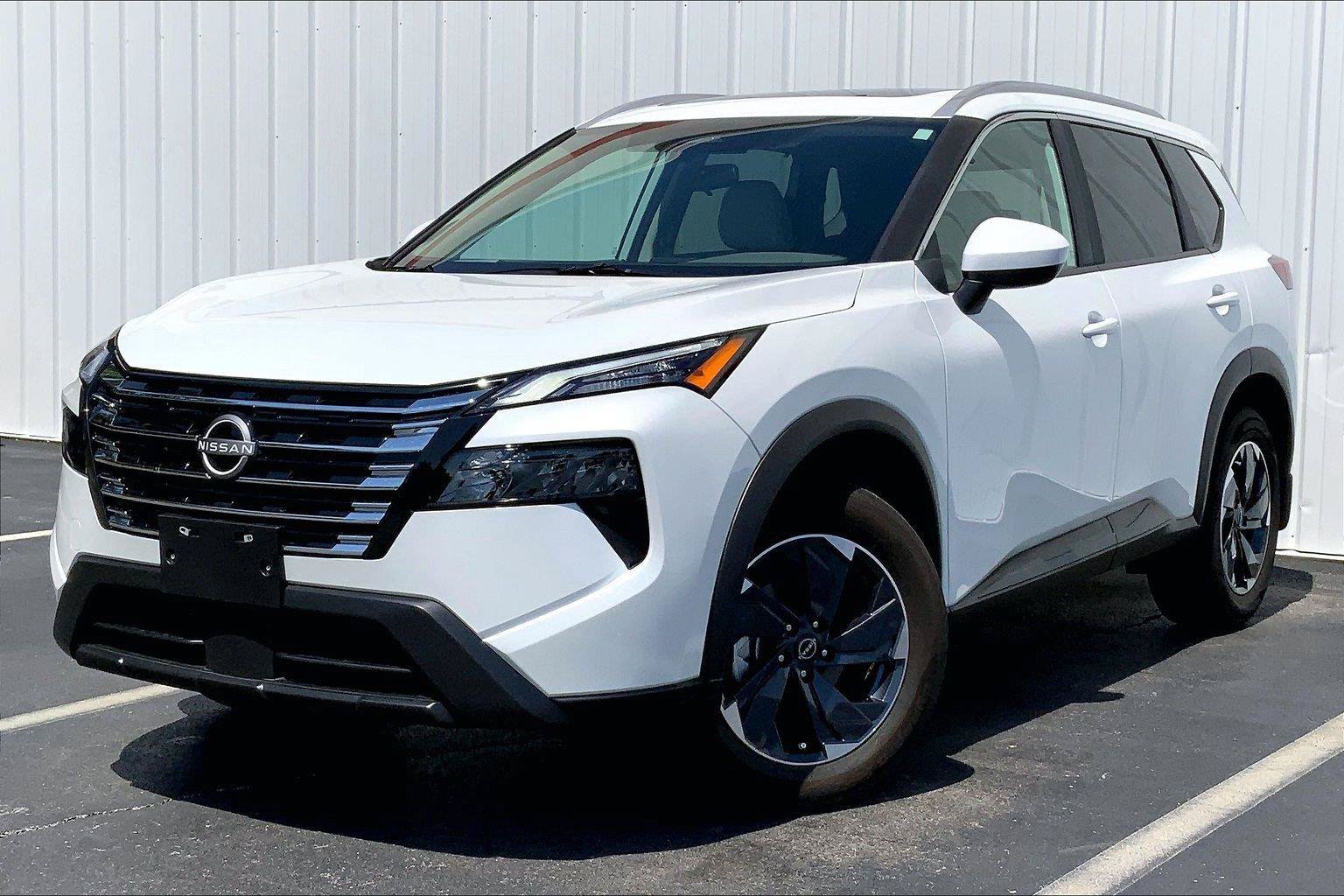 Used 2025 Nissan Rogue SV w/ SV Premium Package