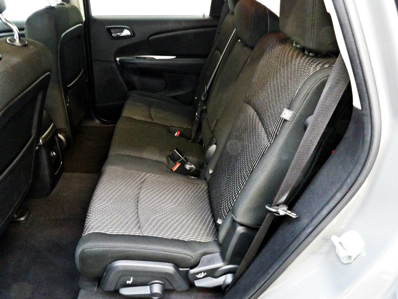 Used 2020 Dodge Journey SE w/ SE Popular Equipment Group FWD image 10