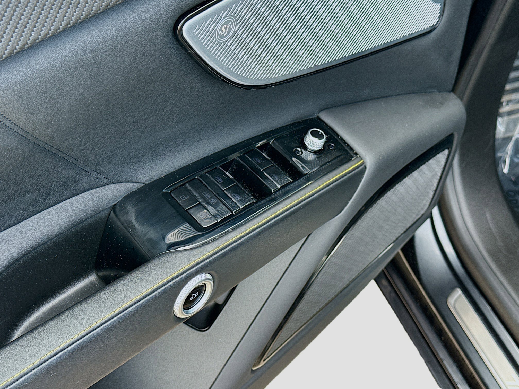 Certified 2024 Maserati Grecale Trofeo image 22