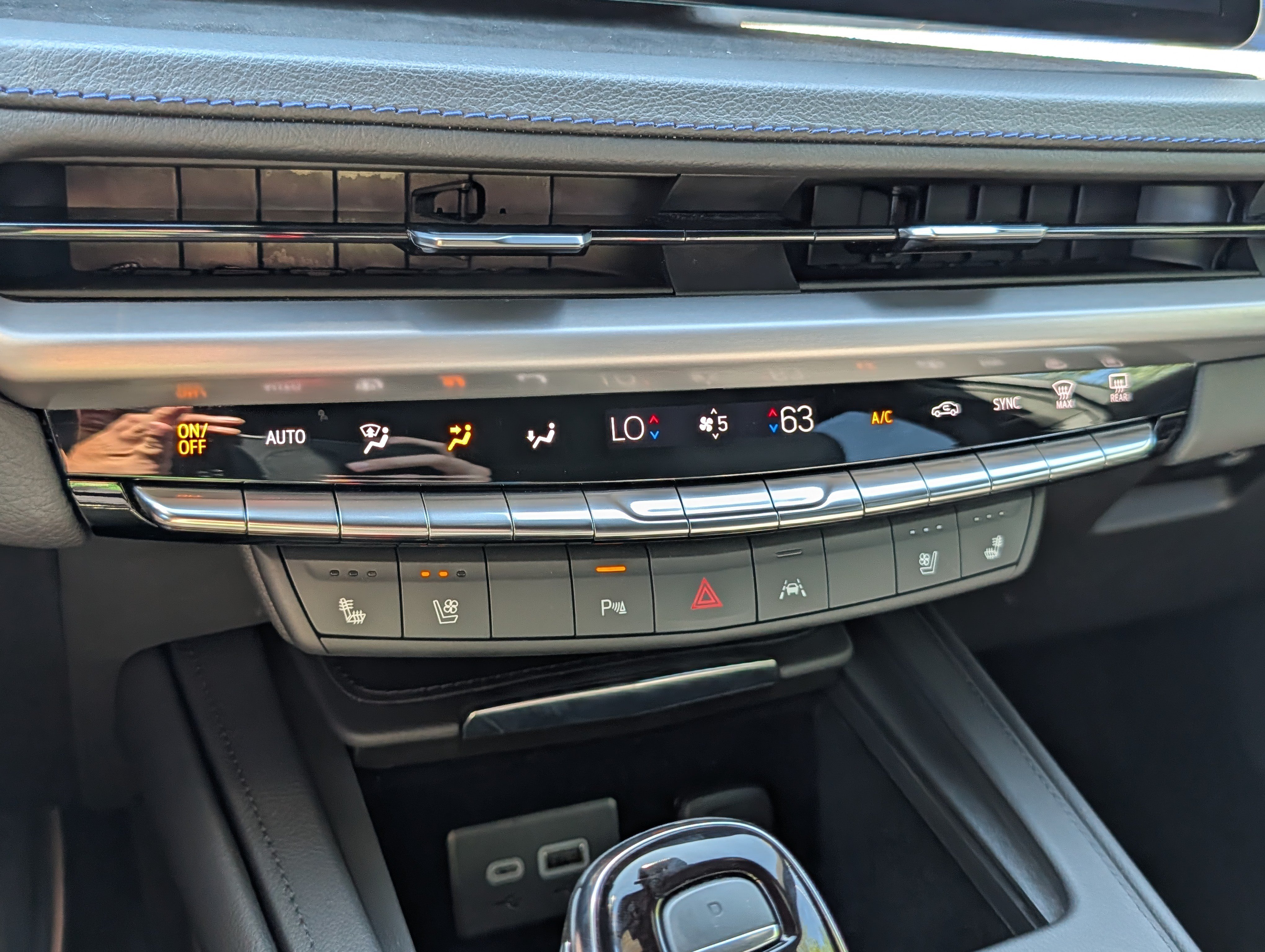 Used 2024 Cadillac XT4 Sport AWD/4WD image 23