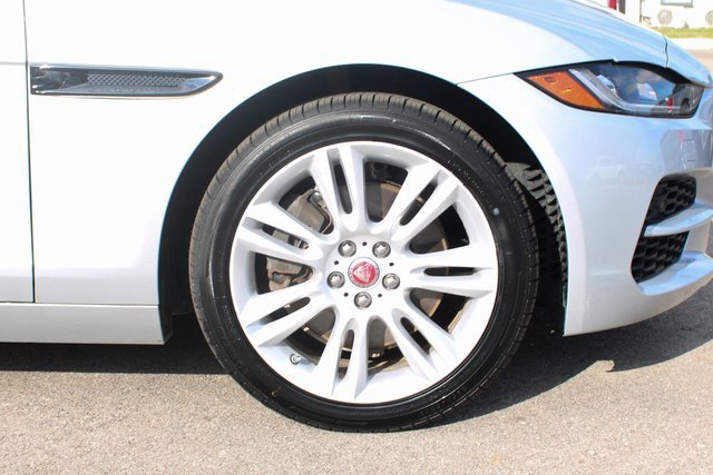 Used 2020 Jaguar XE S image 41