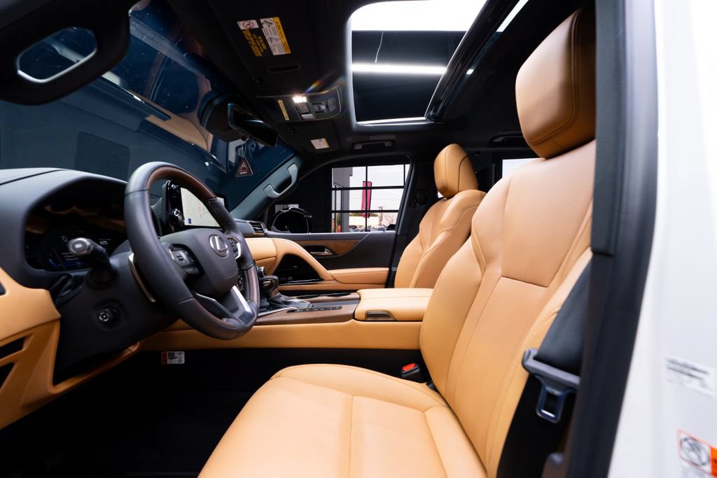 Used 2025 Lexus LX 600 4WD w/ Appearance Package image 29