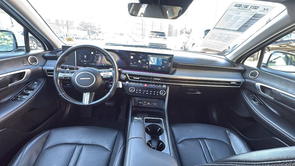 Used 2025 Hyundai Sonata Limited FWD image 29