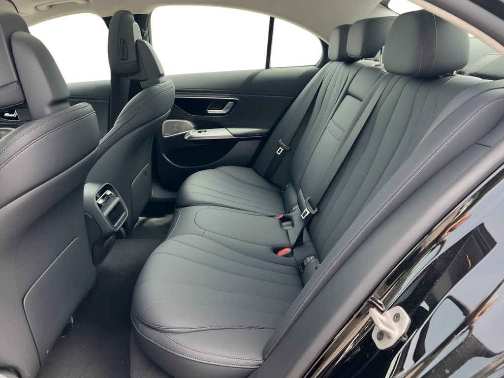 New 2025 Mercedes-Benz E 350 4MATIC Sedan image 7