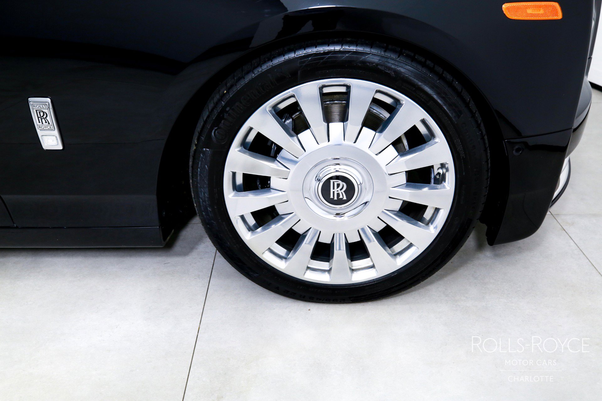 Used 2018 Rolls-Royce Phantom Sedan image 37