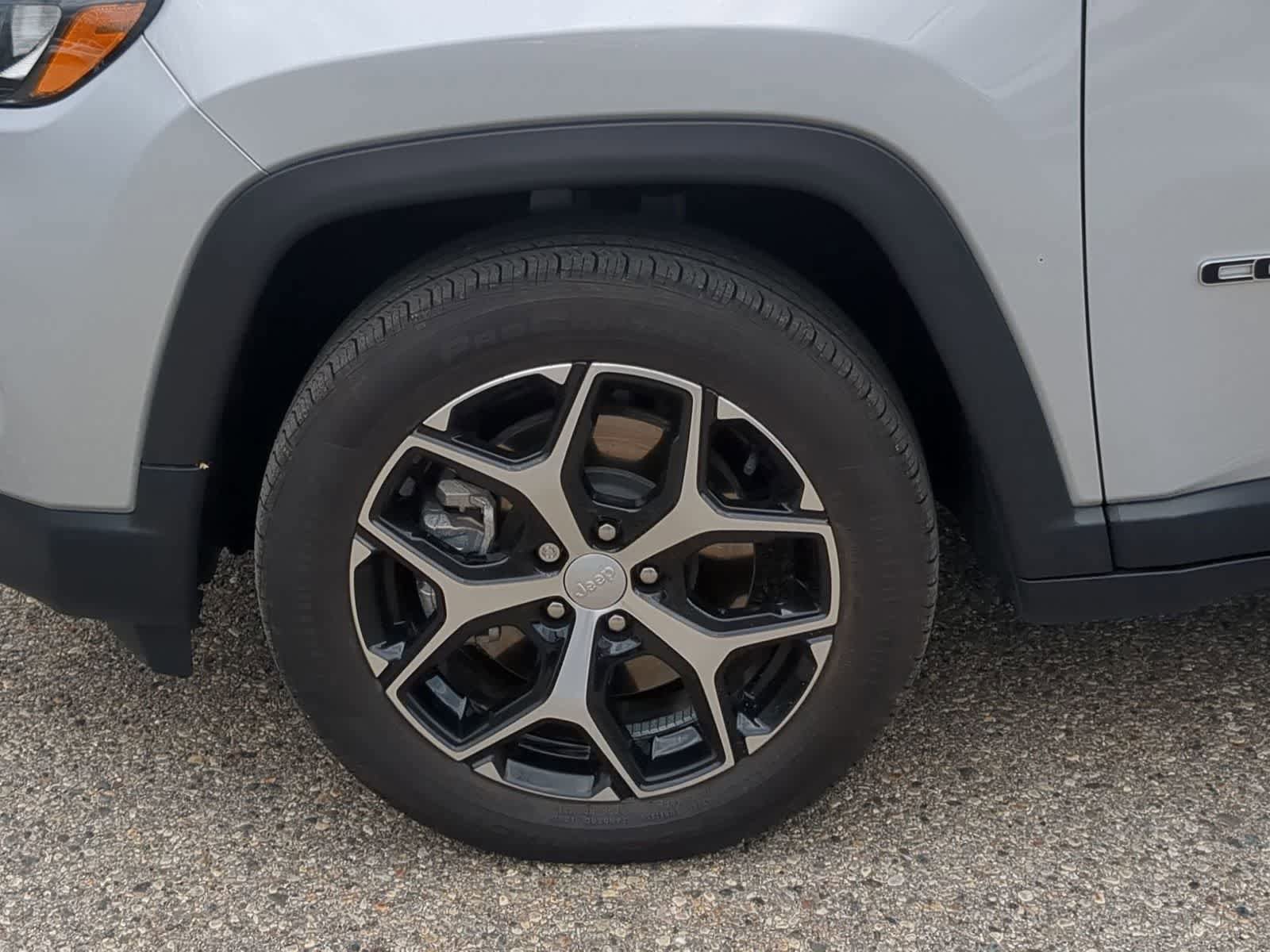 Certified 2024 Jeep Compass Limited image 14