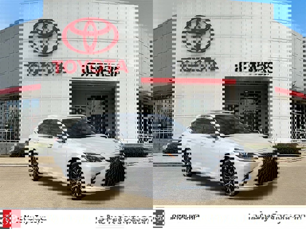 Used 2024 Lexus ES 300h w/ Premium Package