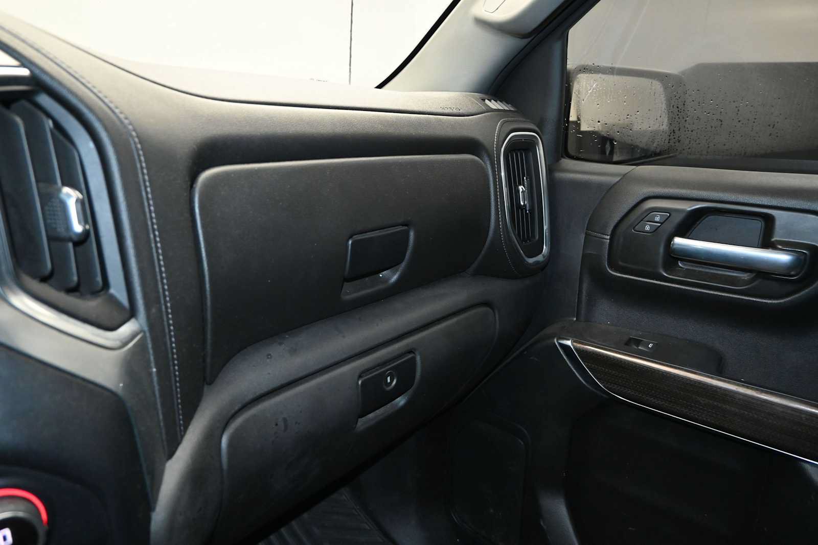 Used 2021 Chevrolet Silverado 1500 LT AWD/4WD image 32