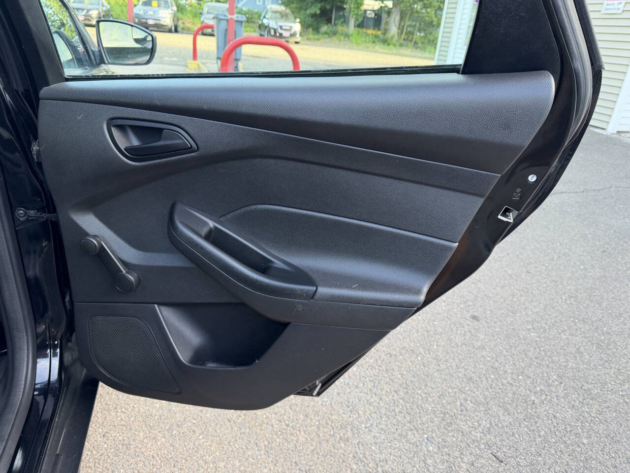 Used 2018 Ford Focus S FWD image 28