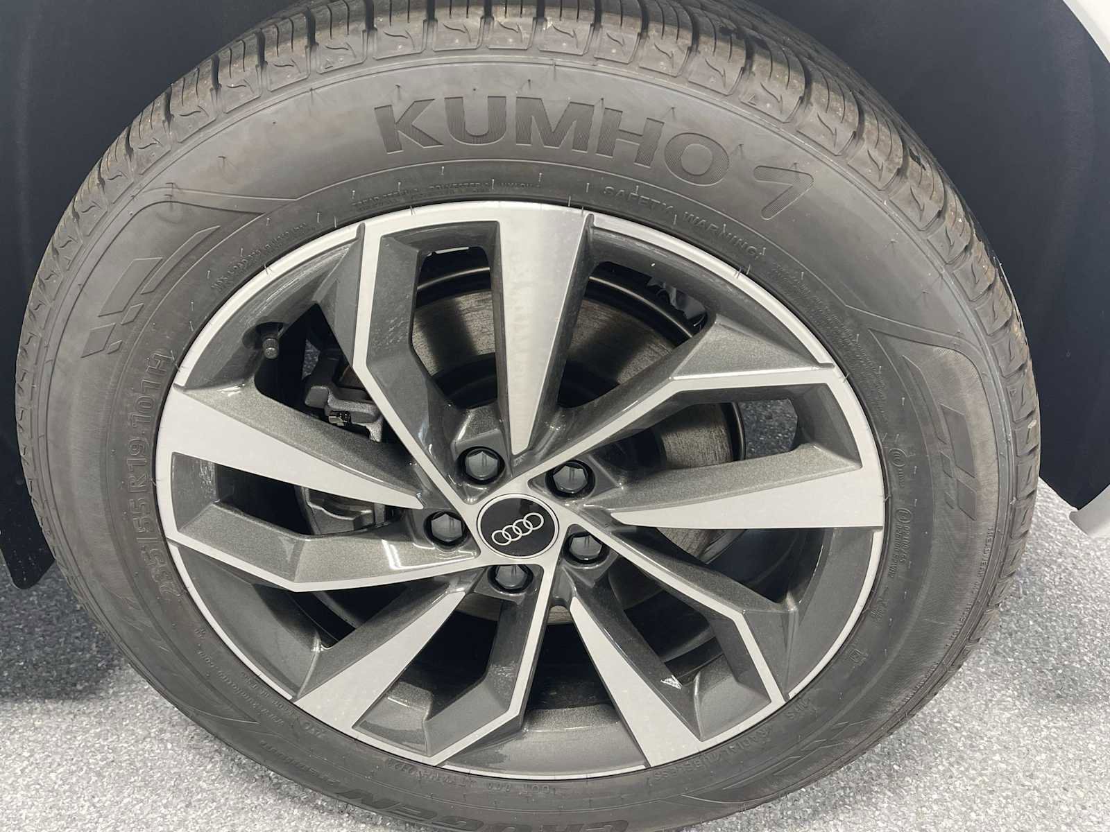 Used 2024 Audi Q5 2.0T Premium image 13