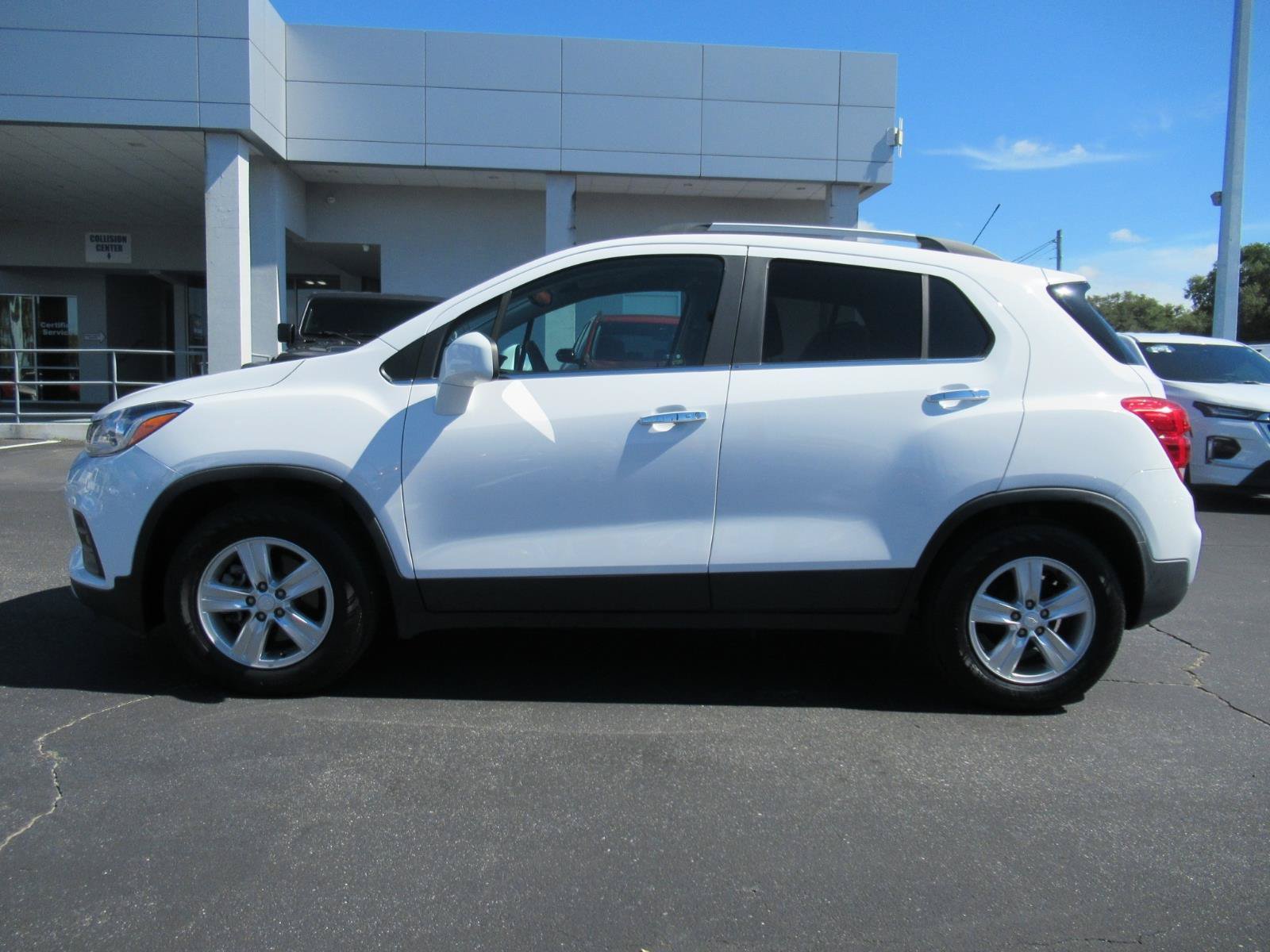 Certified 2020 Chevrolet Trax LT w/ Driver Confidence Package FWD image 2