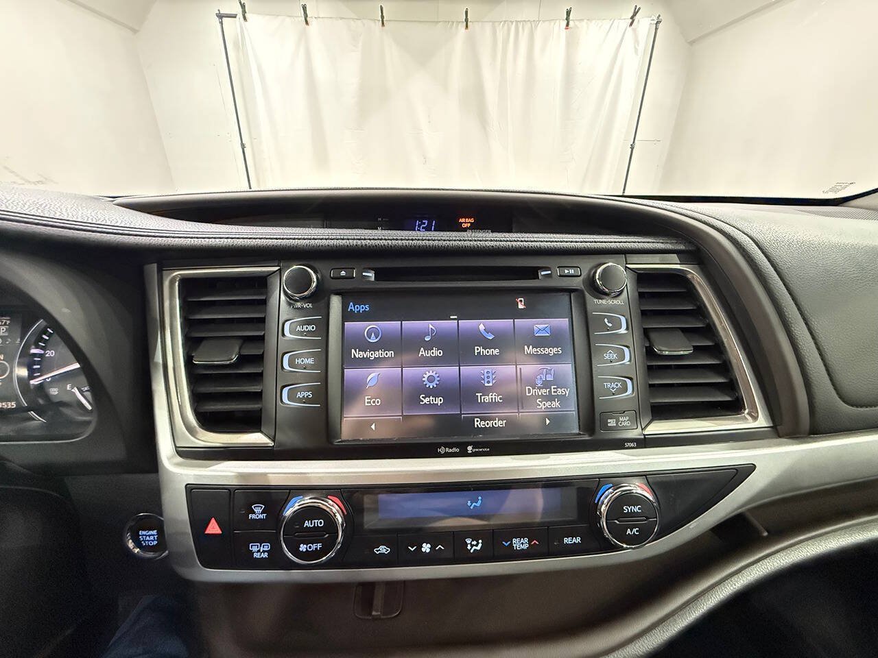 Used 2014 Toyota Highlander XLE AWD/4WD image 18