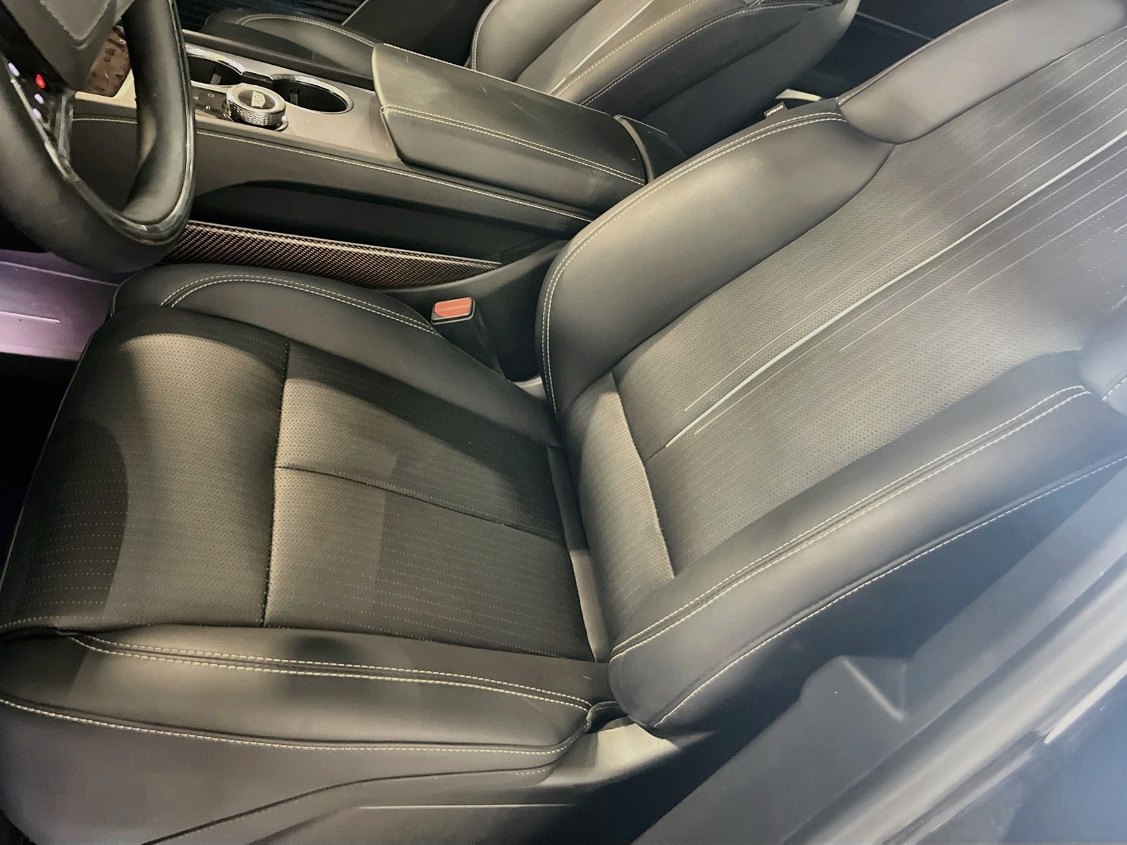 Used 2026 Cadillac Vistiq Luxury w/ LPO, Floor Liner Package AWD/4WD image 19