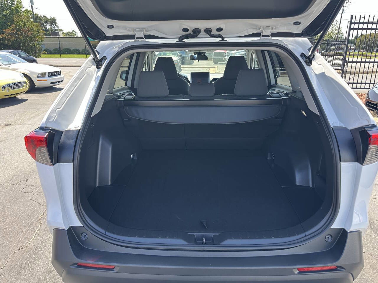 Used 2024 Toyota RAV4 XLE image 9