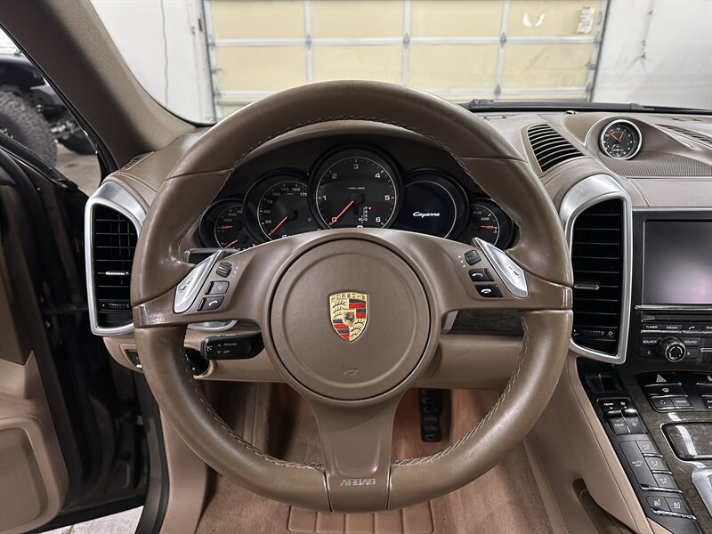 Used 2013 Porsche Cayenne Diesel AWD/4WD image 16