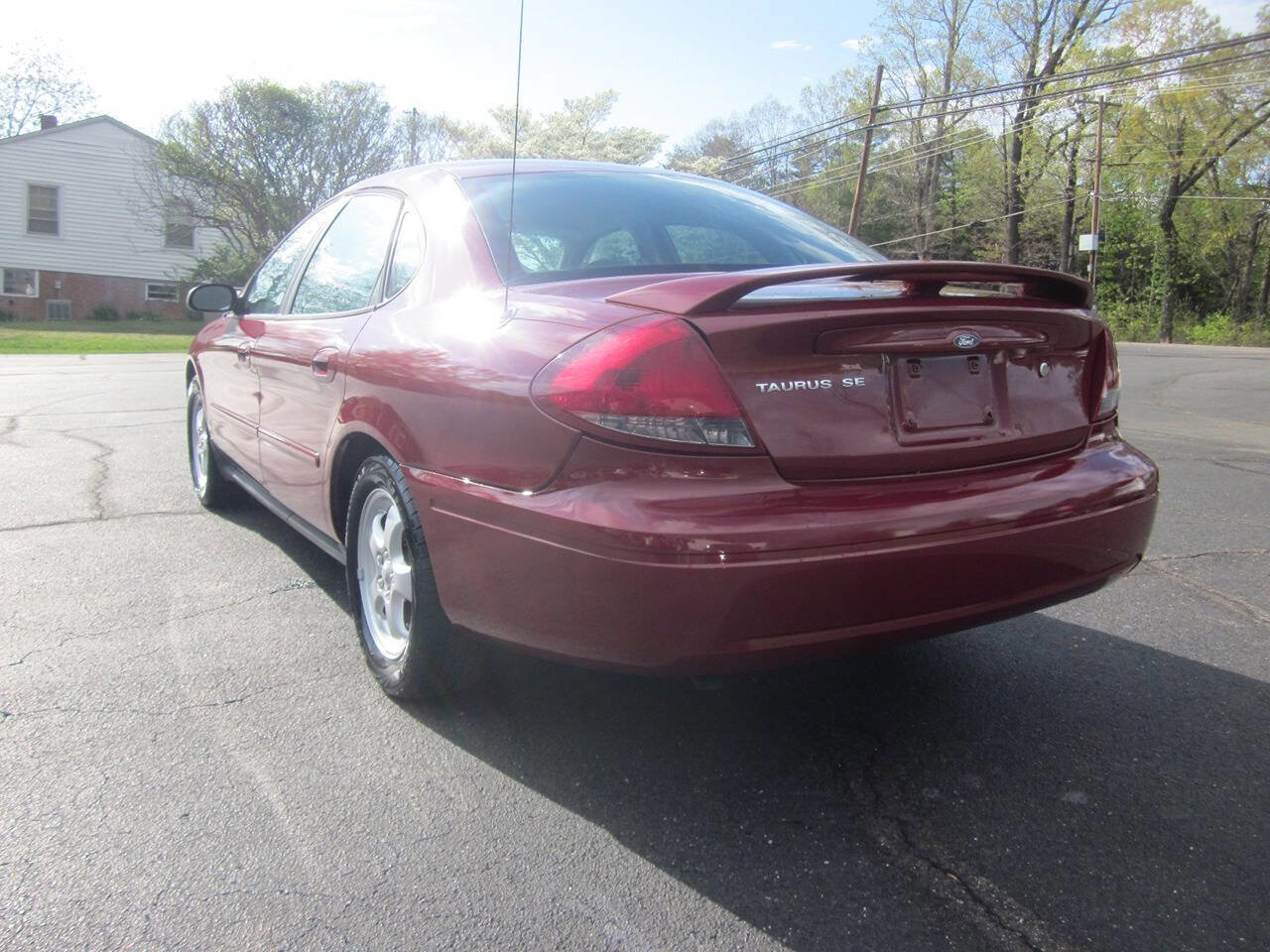 Used 2005 Ford Taurus SE FWD image 31