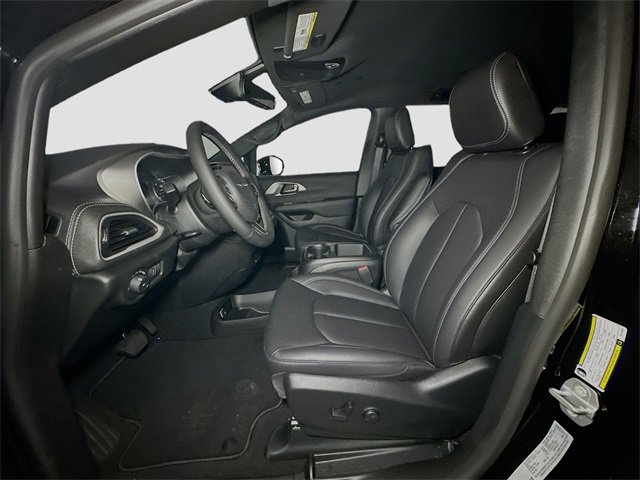 New 2026 Chrysler Pacifica Select image 14