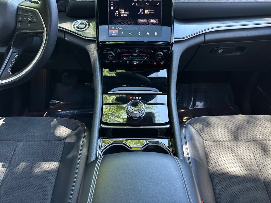 Used 2022 Jeep Grand Cherokee L Laredo AWD/4WD image 11