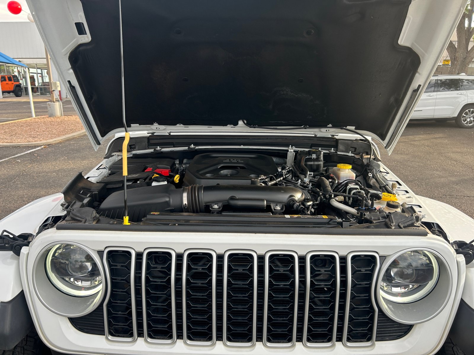Used 2024 Jeep Wrangler Unlimited Sahara AWD/4WD image 21