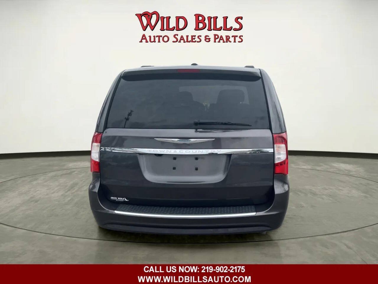 Used 2016 Chrysler Town & Country Touring-L FWD image 22