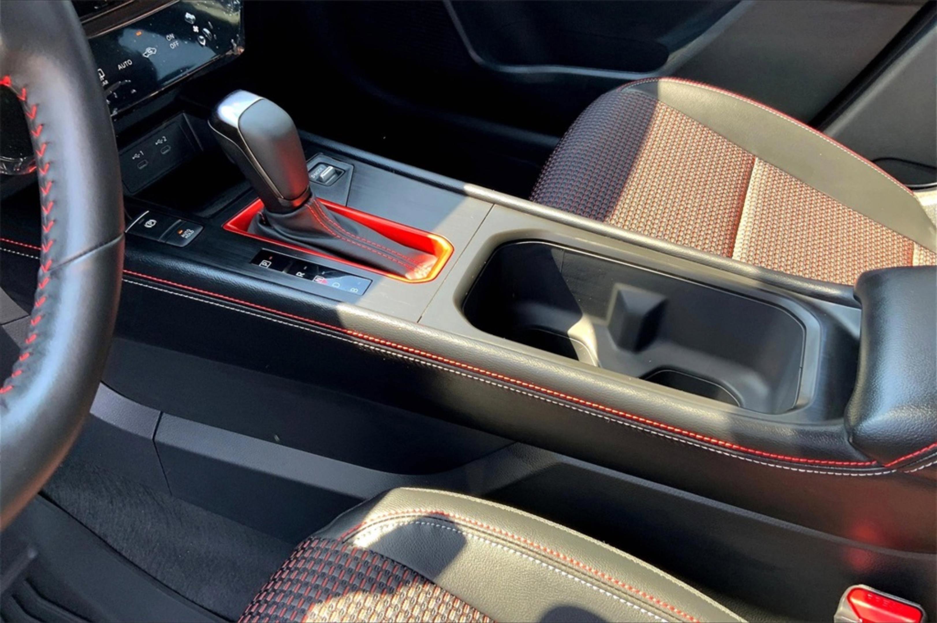 New 2025 Nissan Kicks SR image 9