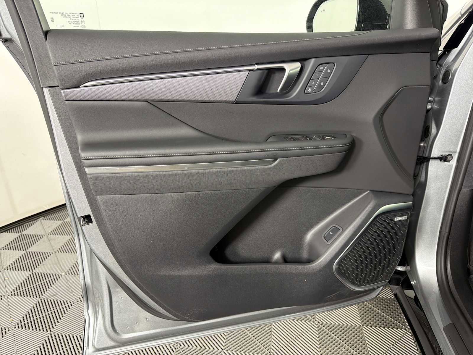 New 2026 Buick Enclave Sport Touring w/ Power Package image 8