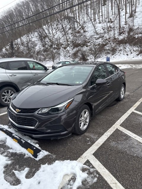 Used 2017 Chevrolet Cruze LT image 3