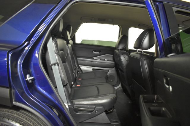 Used 2022 Nissan Pathfinder SL w/ SL Black Package AWD/4WD image 38