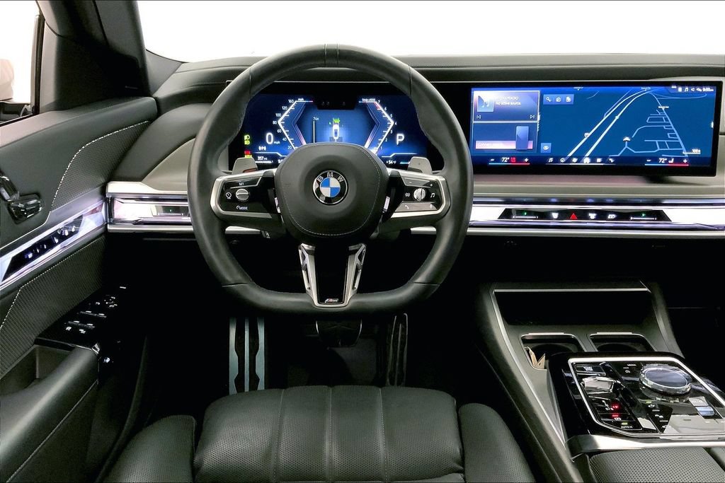 Certified 2023 BMW 760i xDrive AWD/4WD image 4