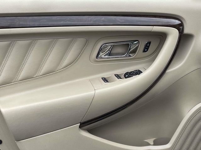 Used 2013 Ford Taurus Limited FWD image 14