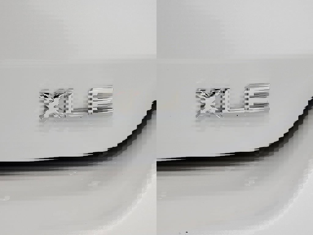 Certified 2025 Toyota Highlander XLE image 10