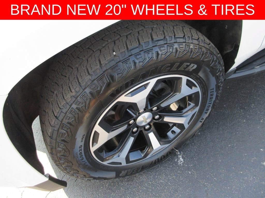 Used 2019 Chevrolet Suburban LT AWD/4WD image 4
