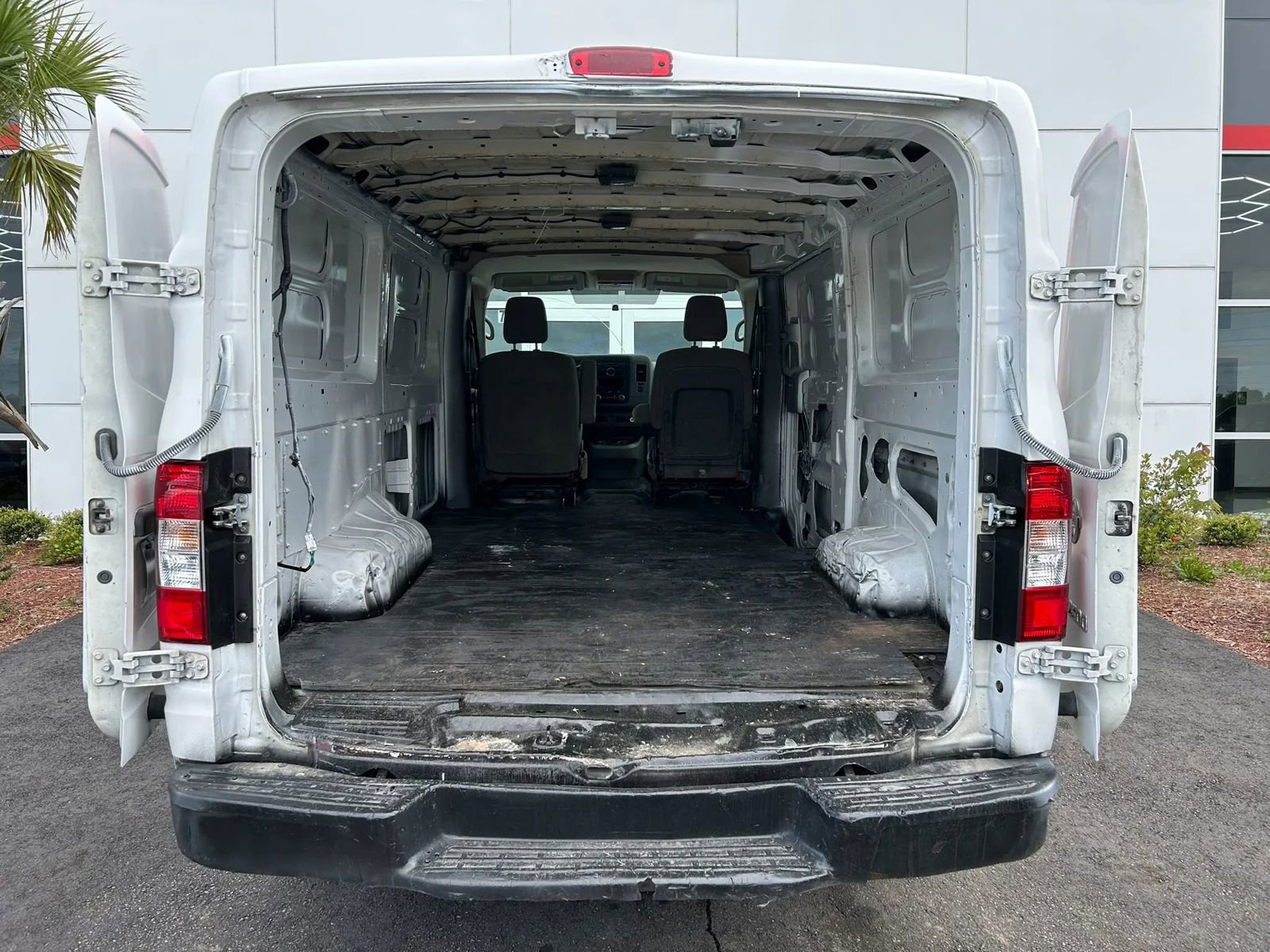 Used 2017 Nissan NV 2500 S RWD image 17