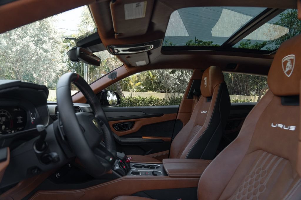 Used 2023 Lamborghini Urus S AWD/4WD image 17