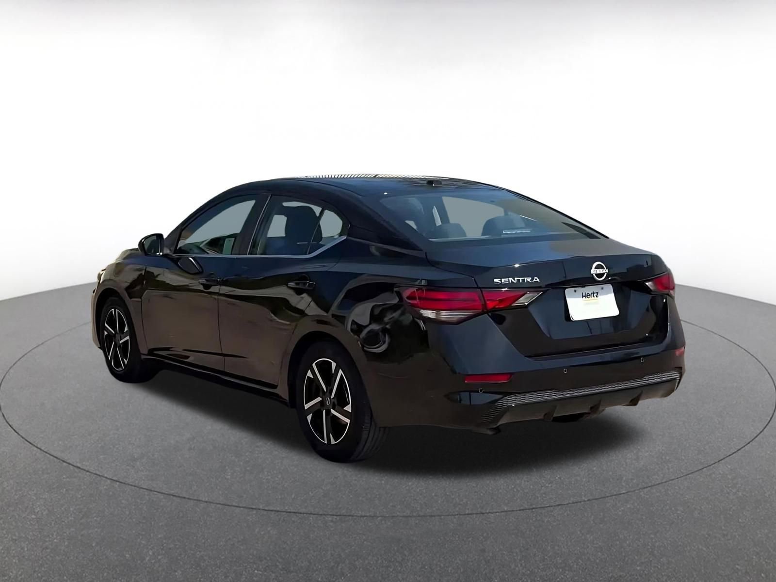 Used 2025 Nissan Sentra SV FWD image 10