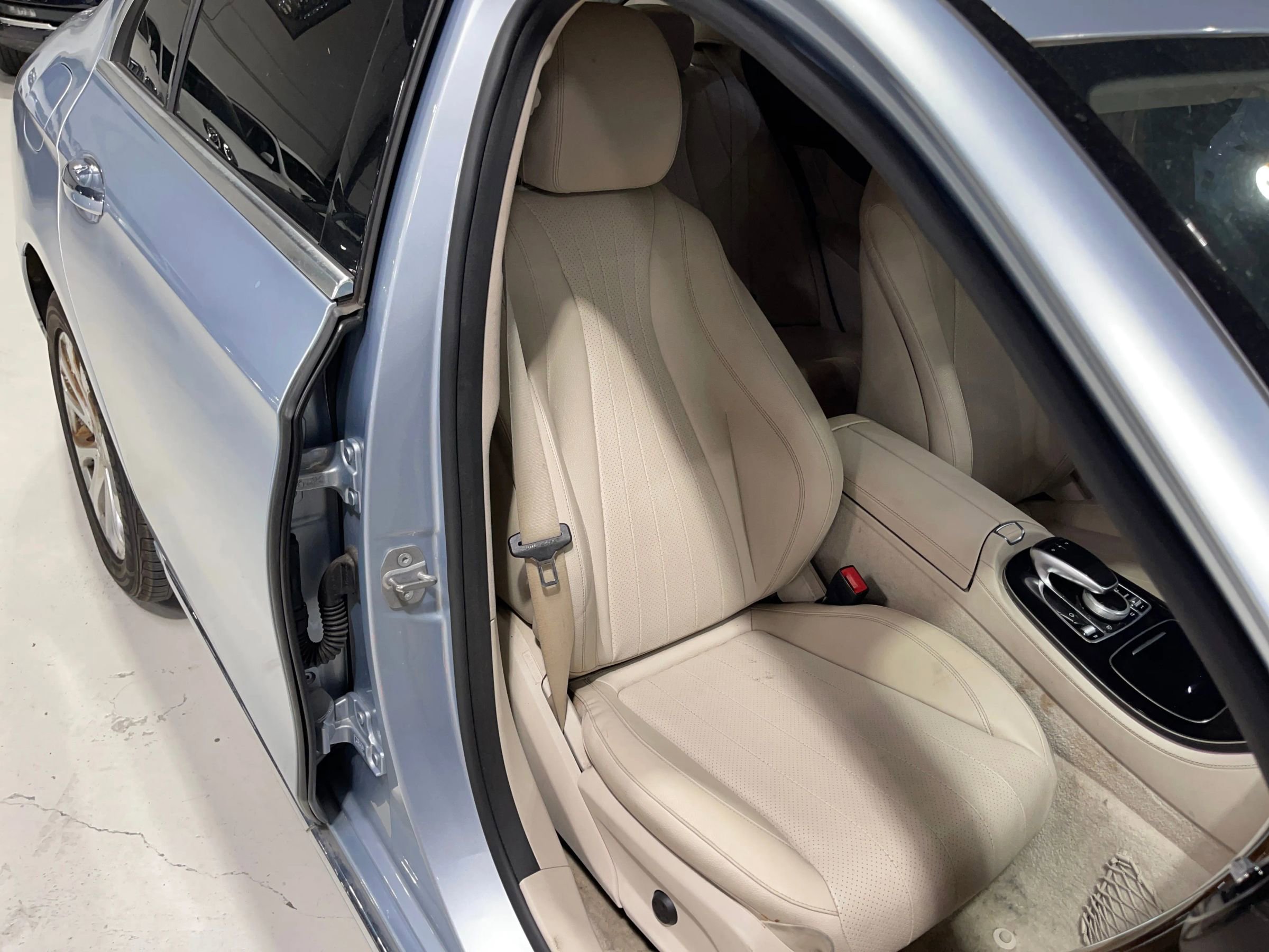 Used 2017 Mercedes-Benz E 300 4MATIC w/ Premium 1 Package image 31