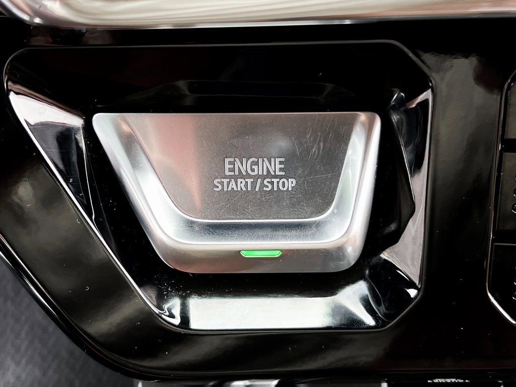 Used 2024 GMC Sierra 3500 Denali Ultimate image 11