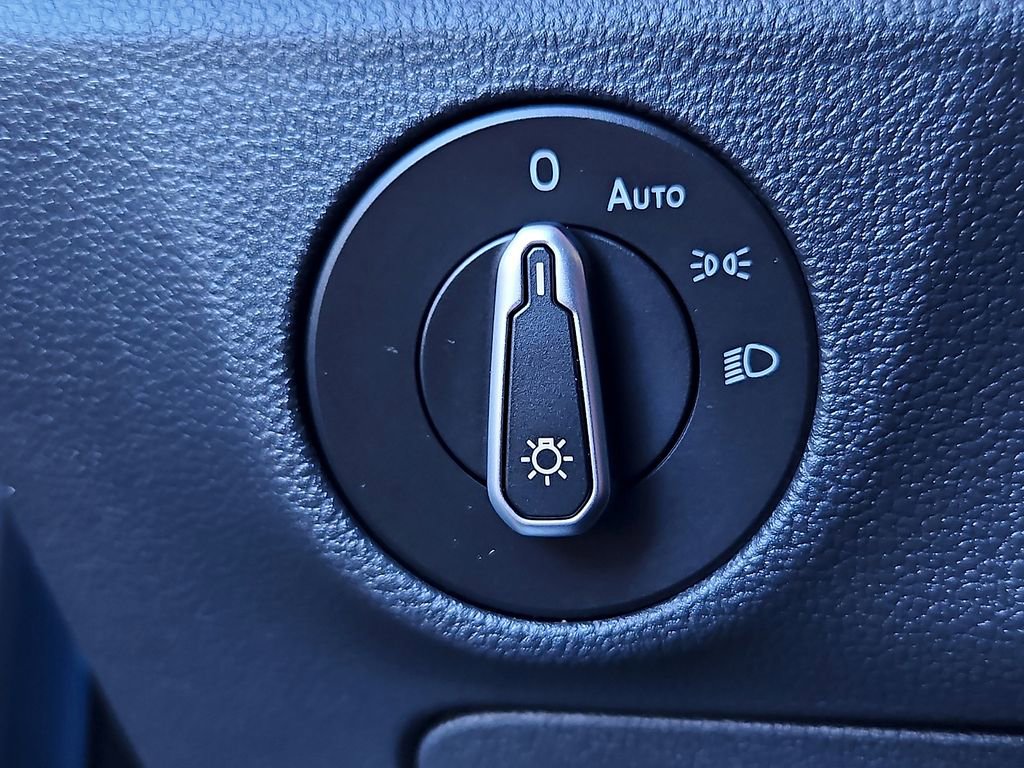 Certified 2025 Volkswagen Jetta GLI Autobahn image 24