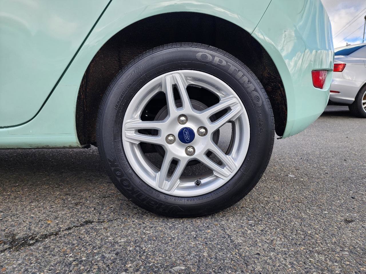 Used 2018 Ford Fiesta SE image 36