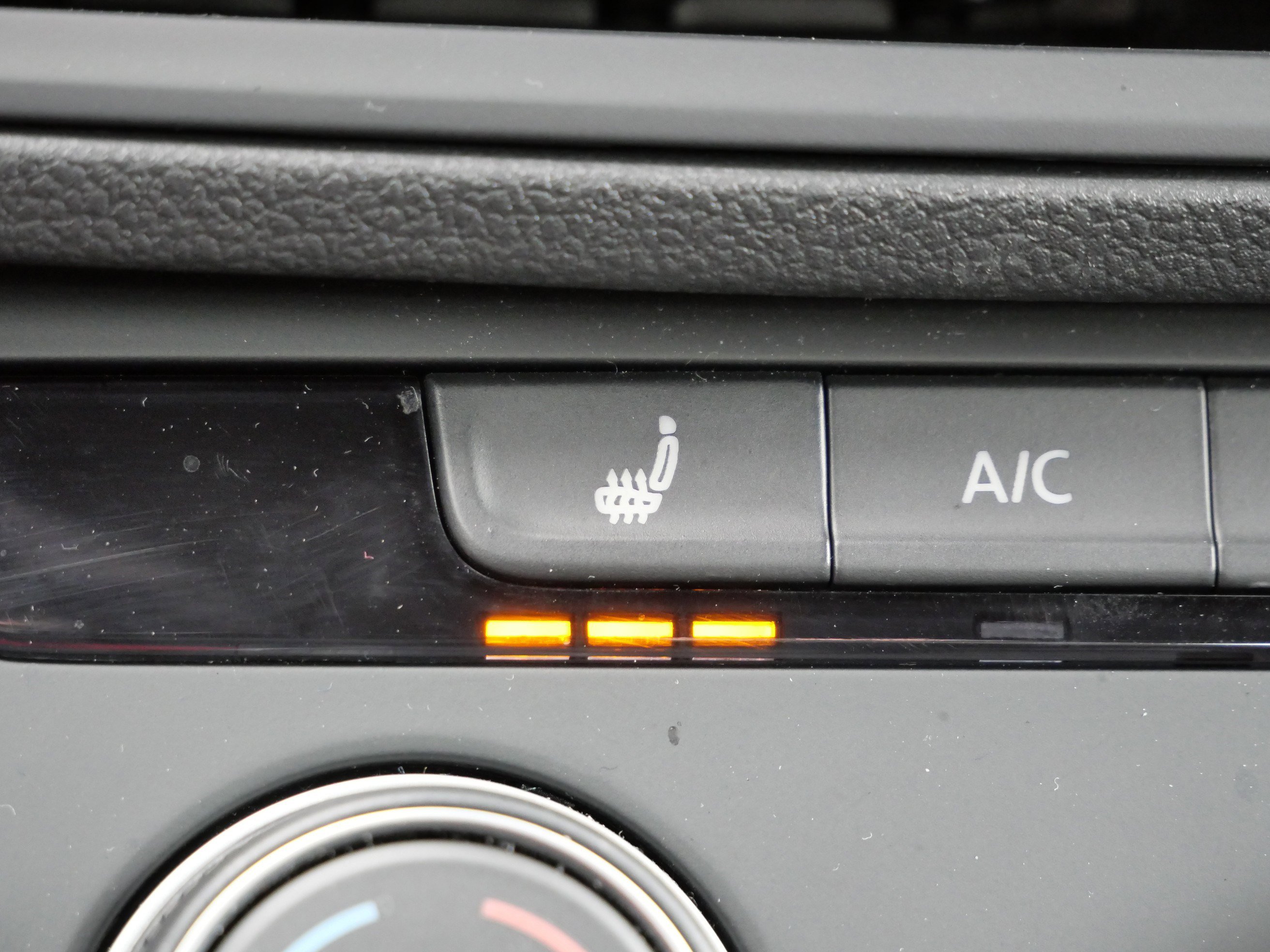 Certified 2024 Volkswagen Jetta Sport image 29