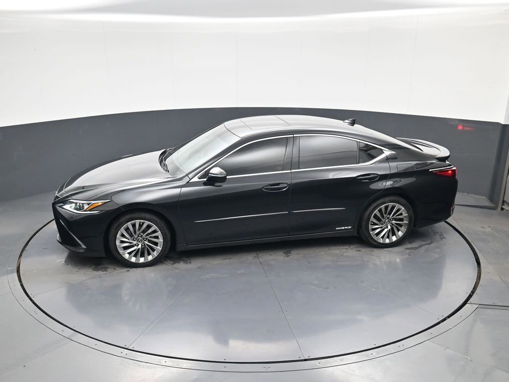 Used 2022 Lexus ES 300h 300h Luxury w/ Accessory Package image 27