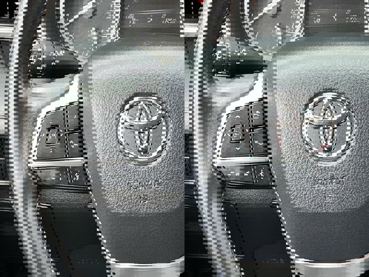 Used 2022 Toyota Highlander XLE image 12