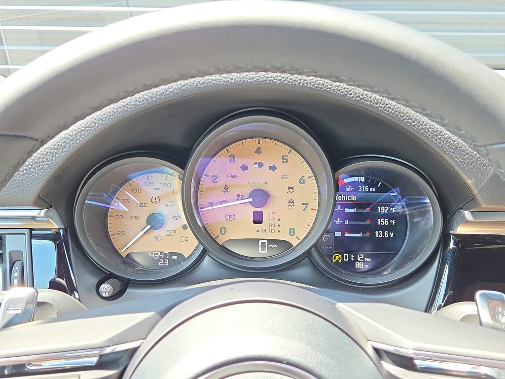 Certified 2026 Porsche Macan AWD/4WD image 10