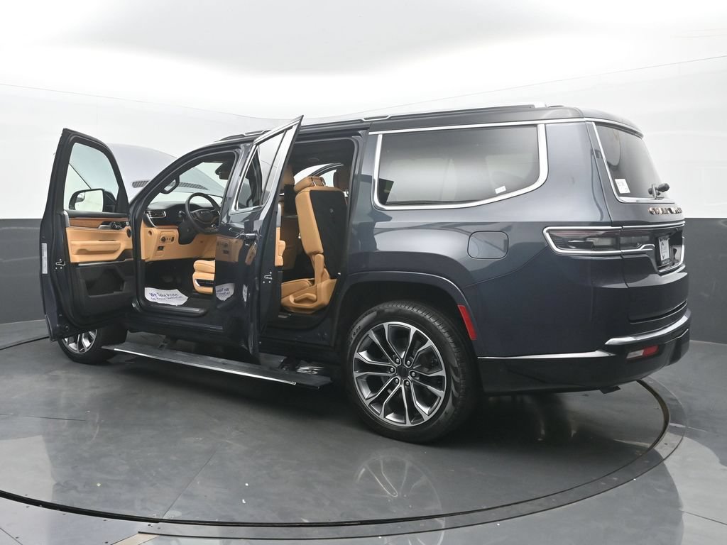 Used 2025 Jeep Grand Wagoneer Series III w/ Rear Seat Video Group 1 AWD/4WD image 56