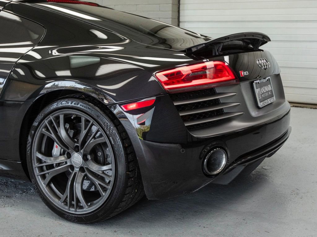 Used 2015 Audi R8 V10 plus w/ Full Leather Package image 47