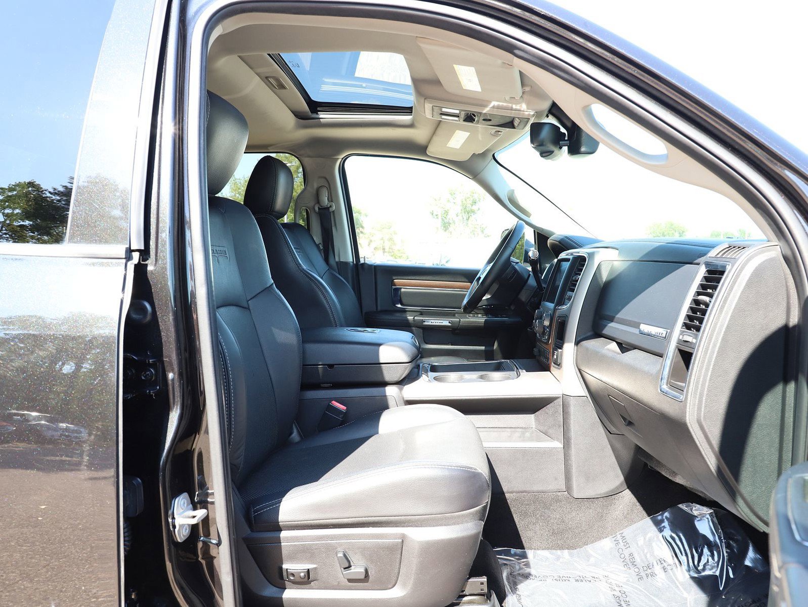 Used 2016 RAM 2500 Laramie image 12